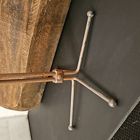 MCM Coffe Mug Tree - Picture 4 of 5